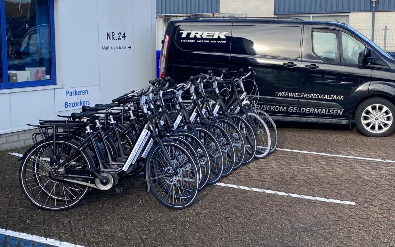 <p>Ontdek de Betuwe op de fiets! Bij vanBeusekom2wielers Geldermalsen huur je e-bikes, stadsfietsen, mountainbikes en e-bakfietsen – allemaal goed onderhouden en klaar voor vertrek.</p>