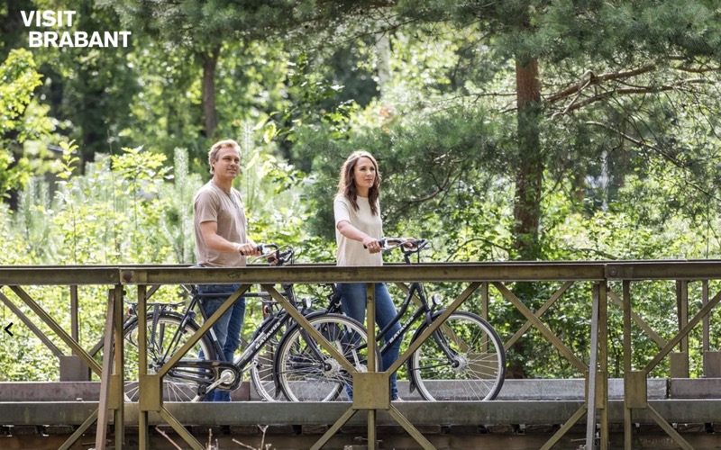 <p>Fietsroutes in Brabant geeft je een totaal overzicht van alle knooppunt routes in Brabant. Je kunt op de site echter ook zelf een route plannen of zoeken naar een bestaande route.</p>